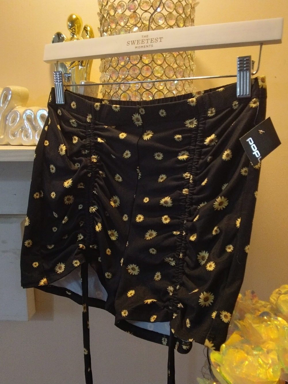 Black Sunflower Print Shorts by Popular 21
